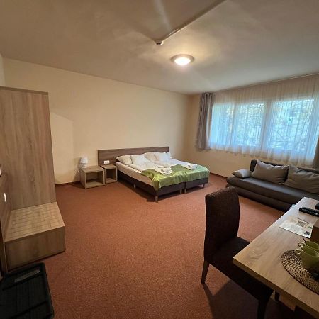 Centrooms Eger Exterior foto