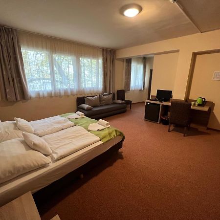 Centrooms Eger Exterior foto
