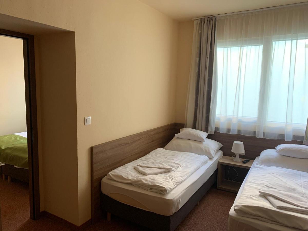 Centrooms Eger Exterior foto