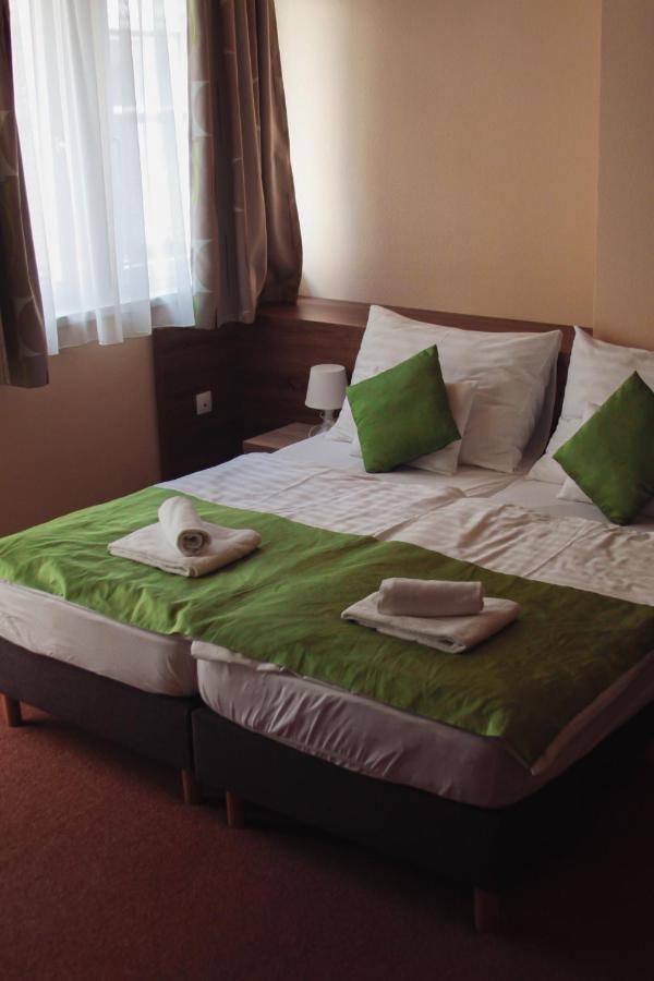 Centrooms Eger Exterior foto