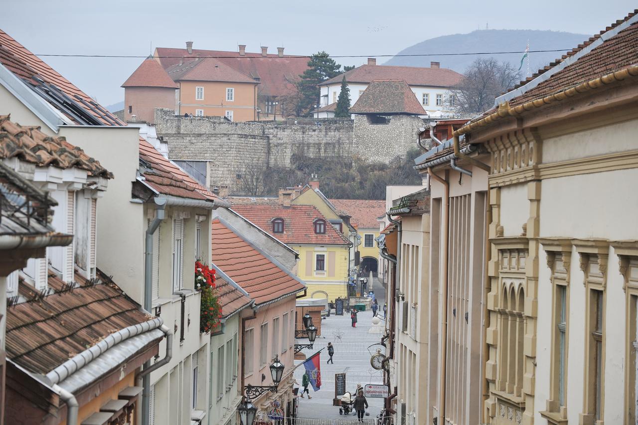 Centrooms Eger Exterior foto