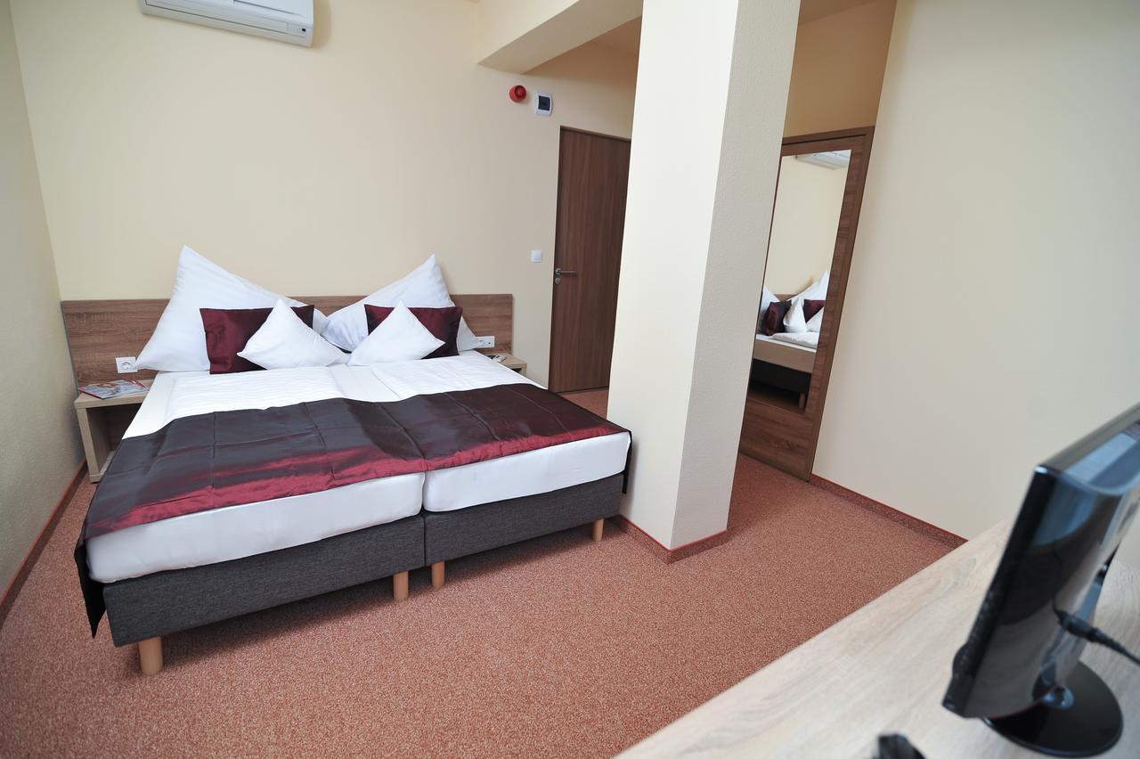 Centrooms Eger Exterior foto