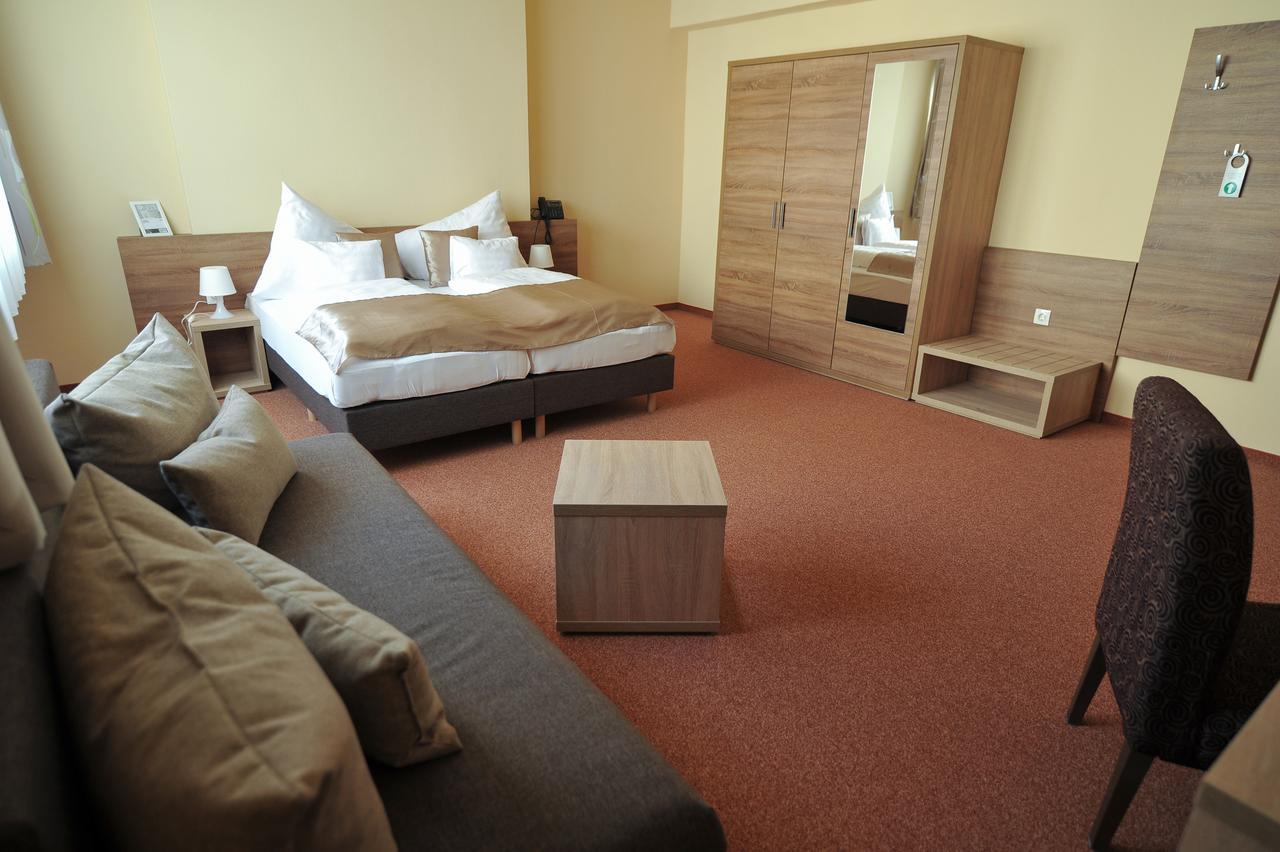 Centrooms Eger Exterior foto
